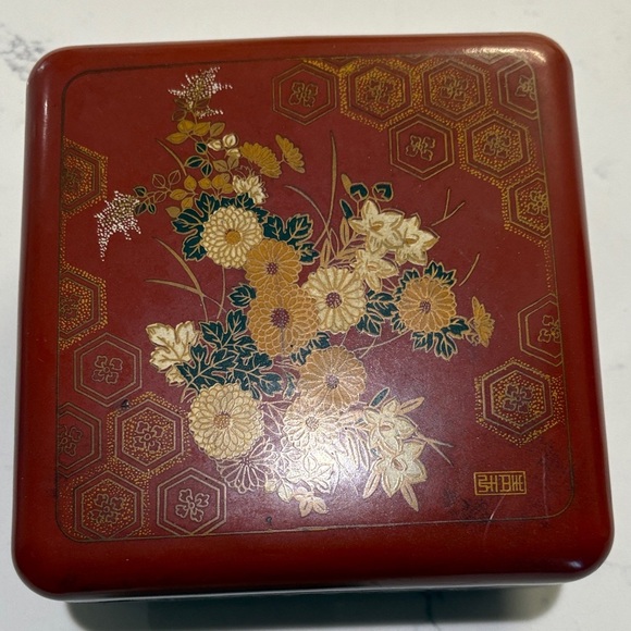 Red Floral Decorative Box - Picture 3 of 7
